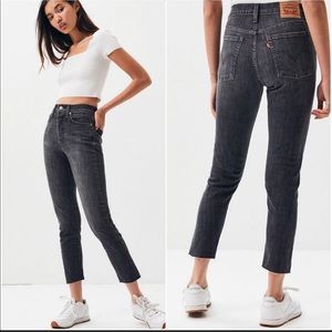 NWT Levi’s Wedgie Raw Hem High Rise